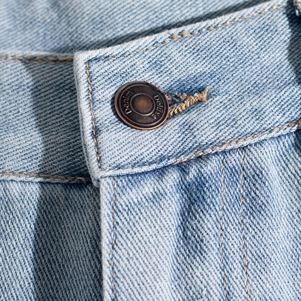 Front Brush Mark Baggy Curved Jeans