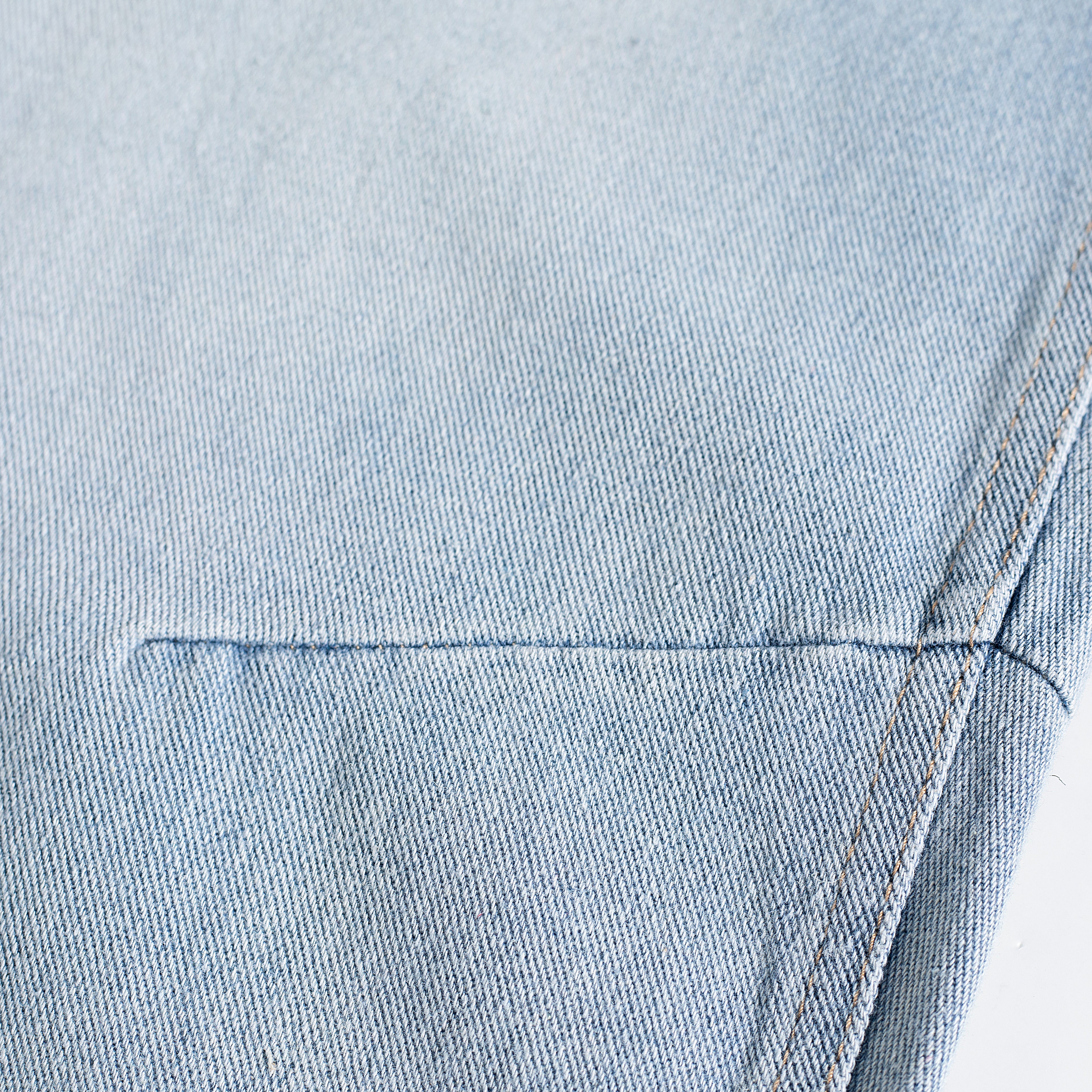 Front Brush Mark Baggy Curved Jeans