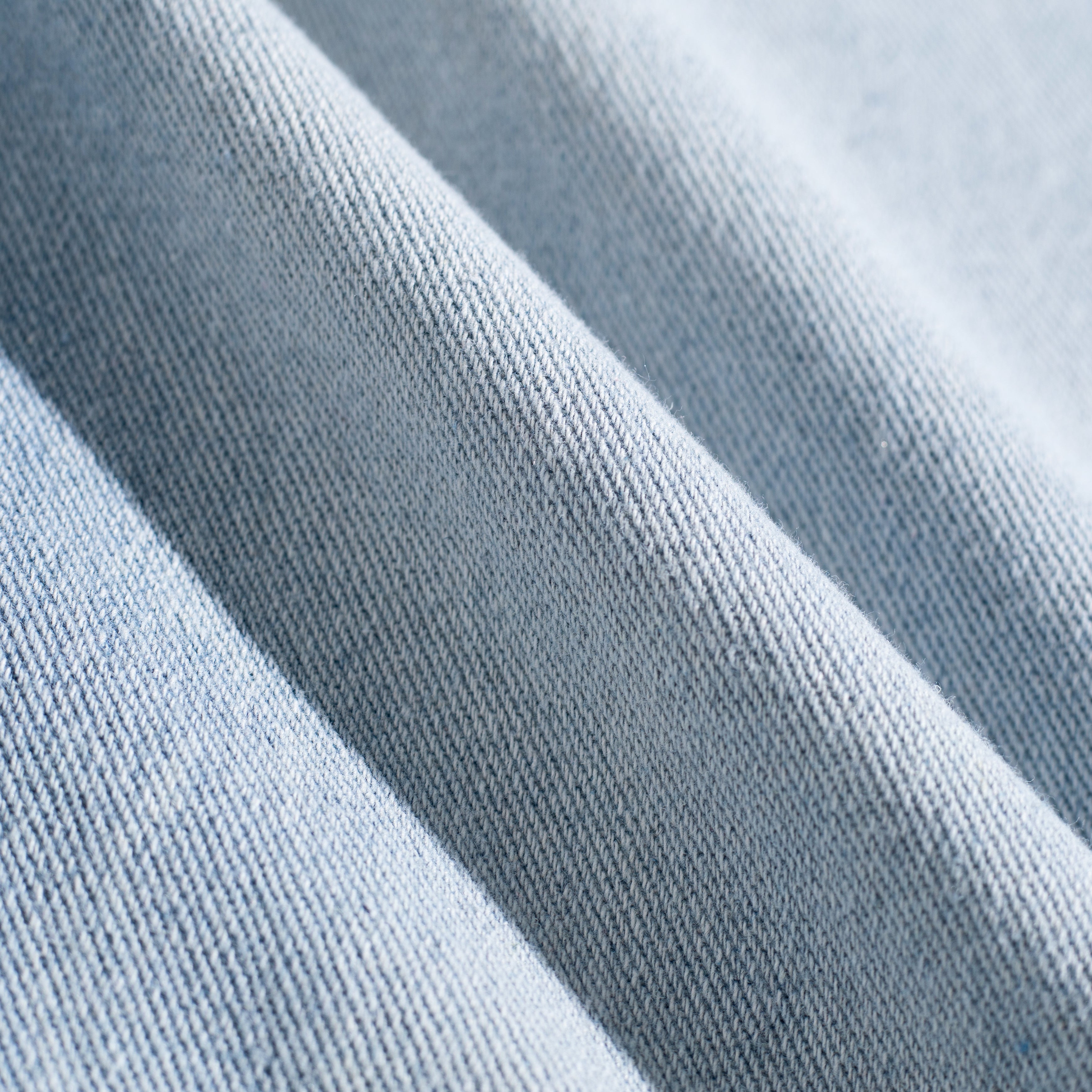 Front Brush Mark Baggy Curved Jeans