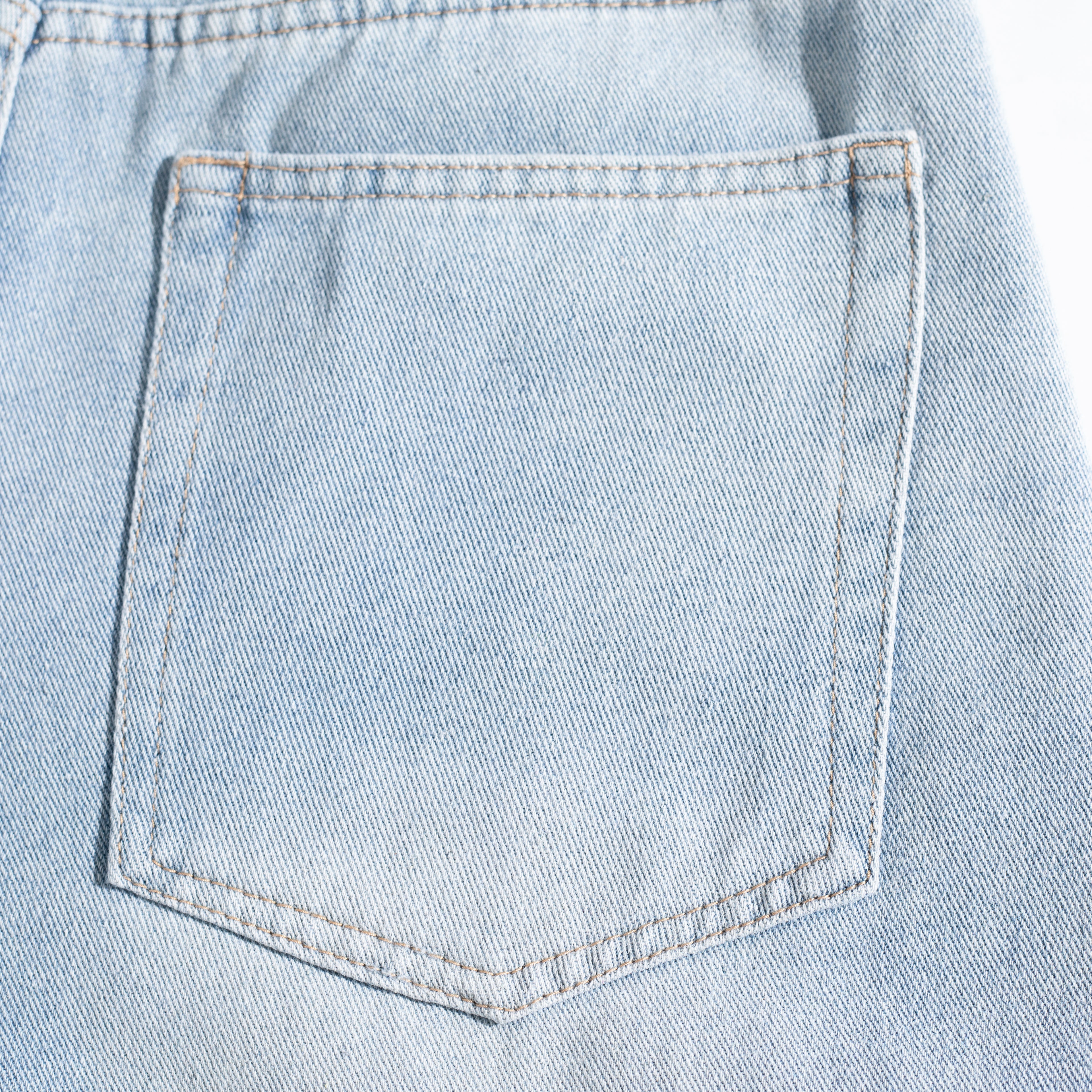 Front Brush Mark Baggy Curved Jeans